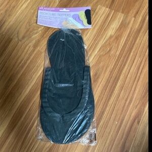 NWT Pedicure Slippers